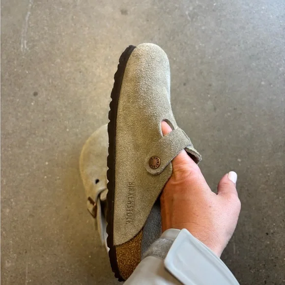 Birkenstock Boston Suede Clogs - Tan. 38 - Picture 4 of 4